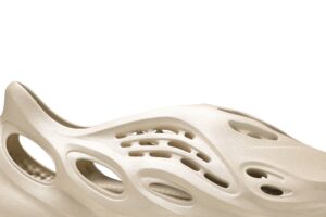 adidas Yeezy Foam RNNR Sand FY4567 - Nicesk photo 2