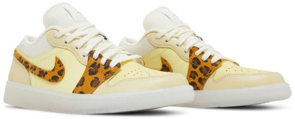 Jordan 1 Low SNKRS Day (Women's) DN6998-700 - Nicesk photo 3