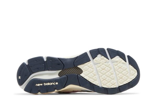 New Balance 990v3 MiUSA Kith Daytona (with Socks) M990KH3 - Nicesk photo 4