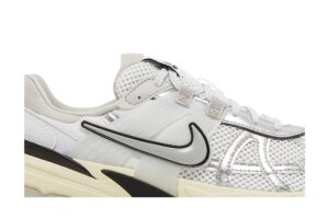 Nike V2K Run Summit White Metallic Silver (Women's) FD0736-100 - Nicesk photo 2