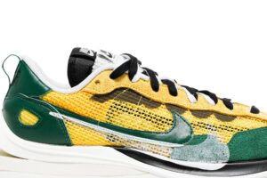 Nike Vaporwaffle sacai Tour Yellow Stadium Green CV1363-700 - Nicesk photo 2