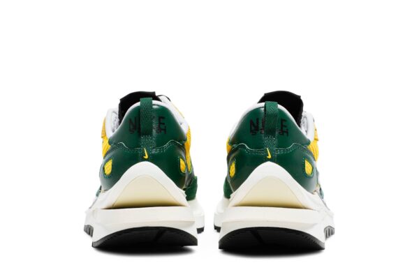 Nike Vaporwaffle sacai Tour Yellow Stadium Green CV1363-700 - Nicesk photo 6