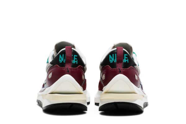 Nike Vaporwaffle sacai Villain Red Neptune Green DD3035-200 - Nicesk photo 6