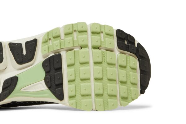 Nike Zoom Vomero 5 Cobblestone Flat Pewter (Women's) FB8825-001 - Nicesk photo 5